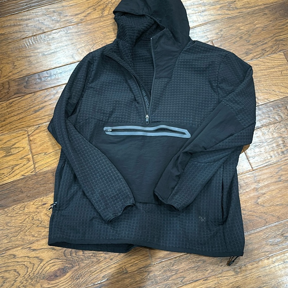Black Lululemon men’s pullover extra large